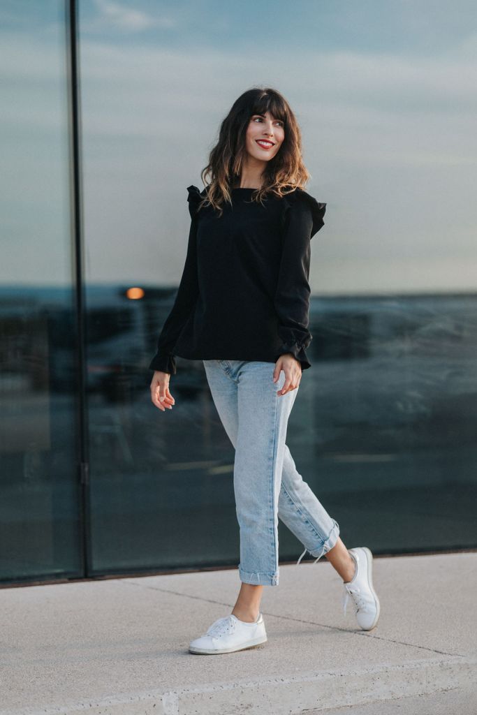 flore-vaillant-modéliste-marseille-blouse-sur-mesure-noire-fabrication francaise-upcycling